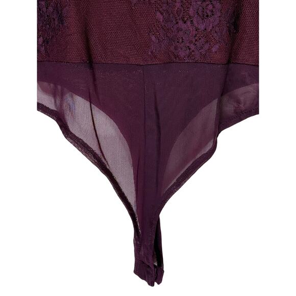Lulus Burgandy Lace Long Sleeve Deep V-neck Bodycon Bodysuit One Piece Size M - Picture 4 of 10